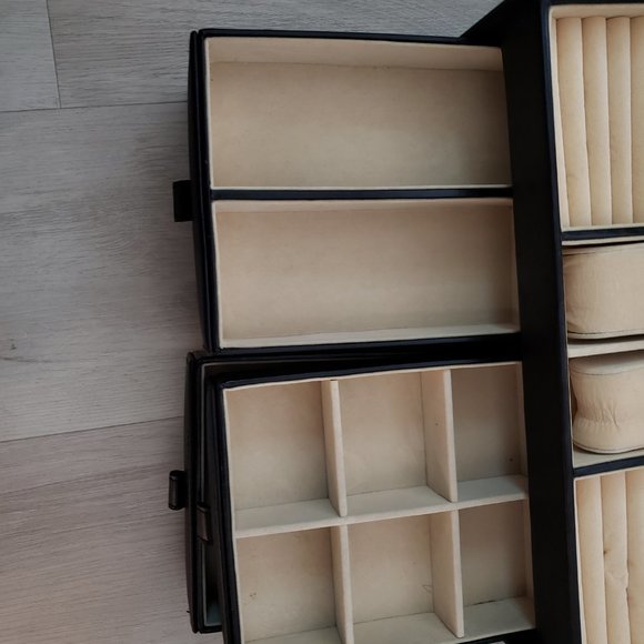 Heritage Jewelry Case Black - Picture 6 of 7